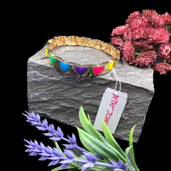 Betsey Johnson GT Rainbow Hearts Stretch Bracelet - Picture 10 of 10